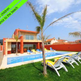 Superb Esposende Villa 5 Bedrooms Villa Agobar Tennis Court
