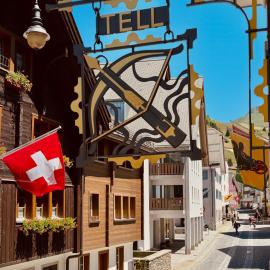 Taurus Tell Gasthaus Andermatt, מלון באנדרמט