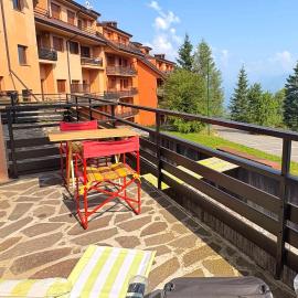 Aria di Montagna Piste Terrazza e Vista Alpi Unica