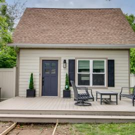3 Blocks to Mtn Biking: 'The Cottage' in Crosby، فندق في Crosby