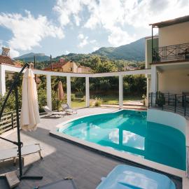 Dolce Luxury Villa, hotel u gradu 'Nižepole'
