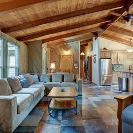 Sunriver Escape Sleeps 8 Pet Friendly SHARC Hot Tub