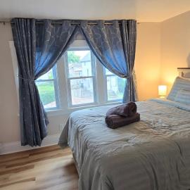 Kenmore Avenue Niagara Buffalo New York 3-Bedroom entire home, hotelli kohteessa Kenmore