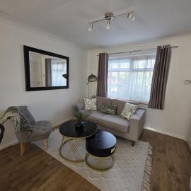 Charming Canterbury Central 3 Bedroom House - Garden views, hotel u gradu Hackington