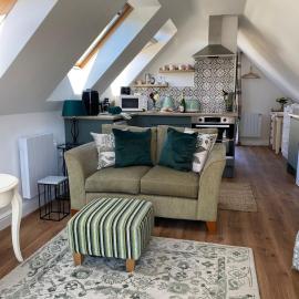 Grove View Studio Apartment