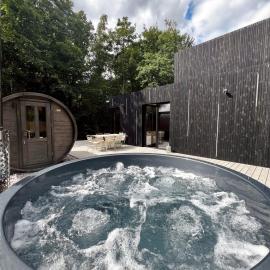 Serenity Lodge Durbuy - Sauna & Jacuzzi, hotel em Durbuy