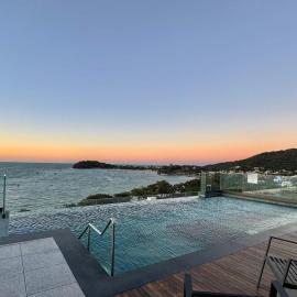 Seu studio de frente ao mar - 701, Hotel in Penha