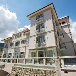 Hotel Al Campanile - Luxury Suites & Apartments: Baveno'da bir otel