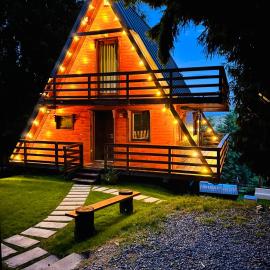 Chalet A Baisoara - Luxury A-Frame cu Piscină Încălzită, hotel u gradu 'Băişoara'