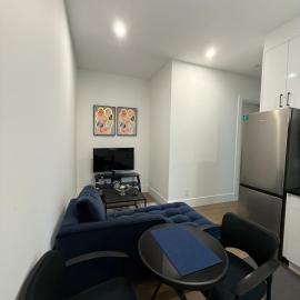 Calm & Cozy Private Suite, hotell i Surrey