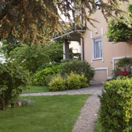 Il Giardino، فندق في Trenzano
