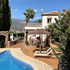 Boutique Villa Jina, Private Pool, Mountain View, Near Nerja, Quiet Location, Mediterranean Garden, hotel in Torrox
