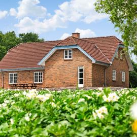 3 Bedroom Beautiful Home In Videbæk, ξενοδοχείο σε Videbæk