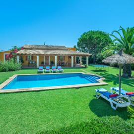 Owl Booking Villa Bobis - Family Holidays with Private Pool, Hotel in El Port