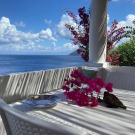 Eolian House Cielo - Unforgettable sunsets, hotel in San Salvatore