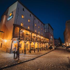 Hotel Zamkowy Młyn, хотел в Крапковице