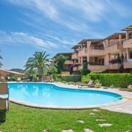 Fiordo's House - pool view