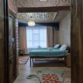 guest house Jibek Jolu, hotel em At-Bashy