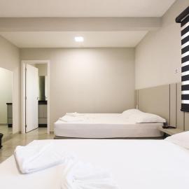 Lou Suítes 9- com 2 camas de casal - total confort, khách sạn ở Guarapuava