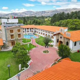 Gran Kuntur Wasi Hotel Casa y Campo，卡哈馬卡的飯店