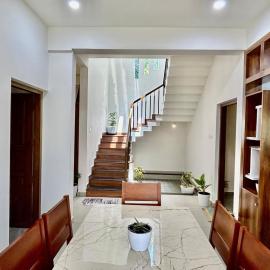 Cliffnest by Nivara 4BHK Luxury AC Villa in Varkala, hotel in Varkala