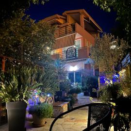 Grand Apartments Scepanovic, hotel in Tivat