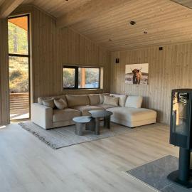 Moderne og romslig familiehytte i Stryn, hotel v destinaci Stryn