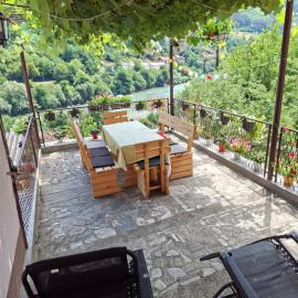 MALA KUCA, hotel u Foči