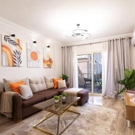 New & Stylish Flat in central Madinaty شقة جديدة فندقية وعصرية في مدينتي, hotell i Madinaty