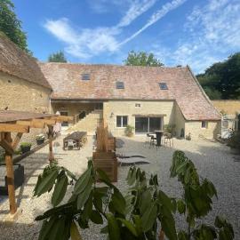 Le pressoir d'Elise Domaine de Valmeray, hotel em Airan