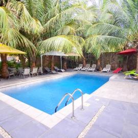 Casa Bianca, OSU, Premium Luxury, Breakfast, Pool & Gym, Restaurant, Beach 5mins, Airport 15mins, hotel u gradu Akra