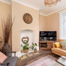 Charming house in South Shields-Sleep 6 -Parking, hotell i Jarrow