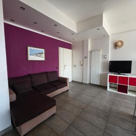 Fronte mare con grande terrazzo spiaggia sotto casa - WiFi, hotel u gradu Ardea