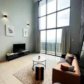 Tranquil Homes at i-City - WiFi TV Box & 1 Carpark, hotel in Shah Alam