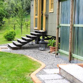 Tiny House at Villa Ariola: Irola'da bir otel