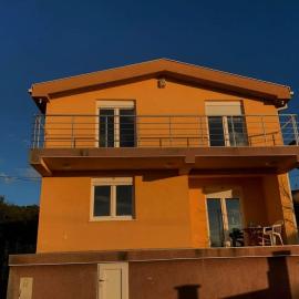 Spacious Home with Stunning Mountain and Sea Views , Bar, Dobre Vode Montenegro, hotel din Bar