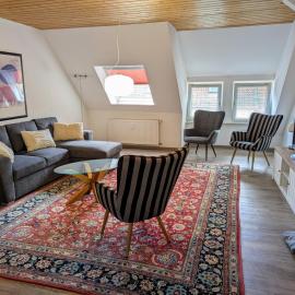 Harzflair am Hausberg - Große moderne 135qm Ferienwohnung mit Balkon für bis zu 6 Gäste im Zentrum