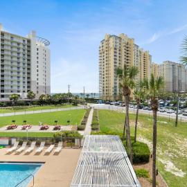 GULF VIEW condo King bed with bunk and LARGE L shaped balcony in cozy Perdido Key, hotel in Pensacola