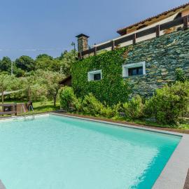 Nice Home In Fraz Alpicella, Varaz