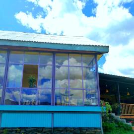 Nadiani Hostel、Omaloのホテル