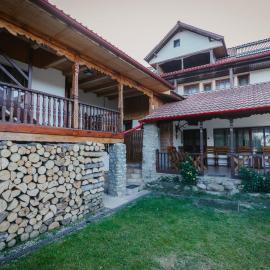 Agro-pensiunea "Plaiul Castanilor", hotel a Tismana