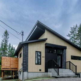 Villa Le Frigg spa swimming pool, hotel in Valcartier Station