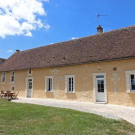 Longère Percheronne spacieuse avec jardin et spa en option - FR-1-497-138, hotel em Corbon