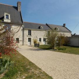Gîte confortable à Huismes, proche de Chinon avec cour fermée - FR-1-381-370