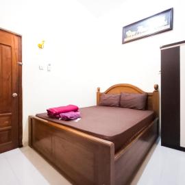 Wisma Trubus Syariah RedPartner Near RSUD Koesma Tuban, хотел в Tuban