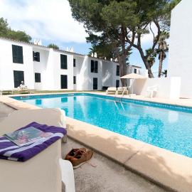 Apartamentos Cala Blanca, hotel in Cala Blanca