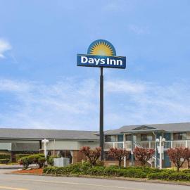 Days Inn by Wyndham Auburn, hotel sa Auburn