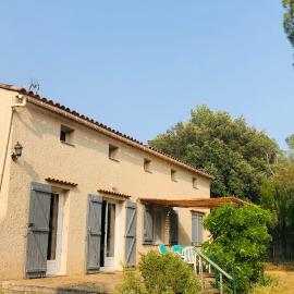 Villa Le Pin, hôtel à Rognes