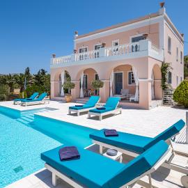 Villa Casa Del Sol Syros, готель у місті Parakopí