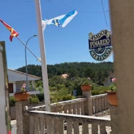 Hostal Restaurante Pinarejo, hotel in A Lanzada